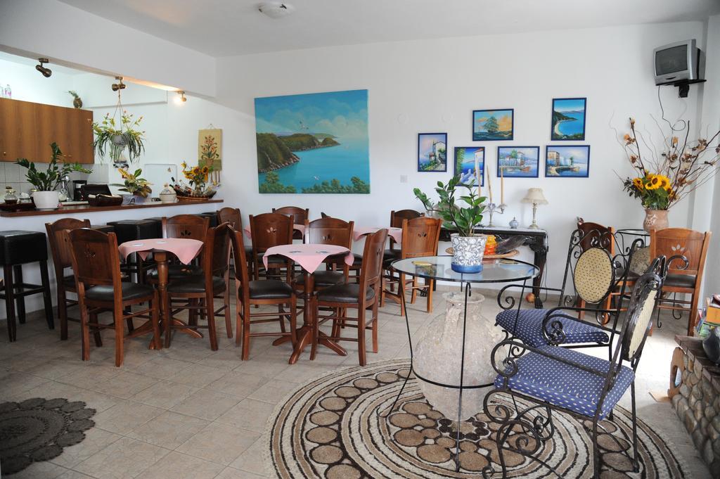 Thalassa Hotel Amoliani Ruang foto