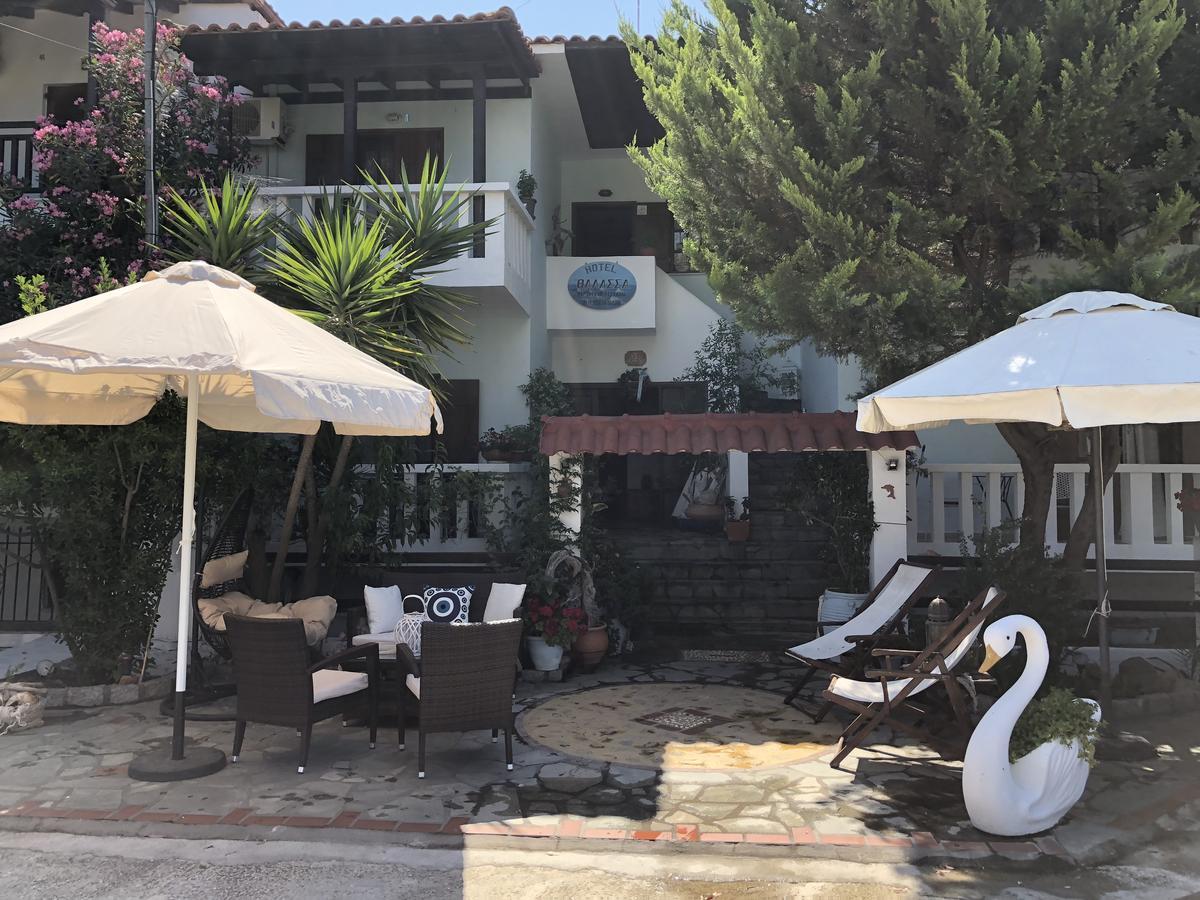Thalassa Hotel Amoliani Bagian luar foto